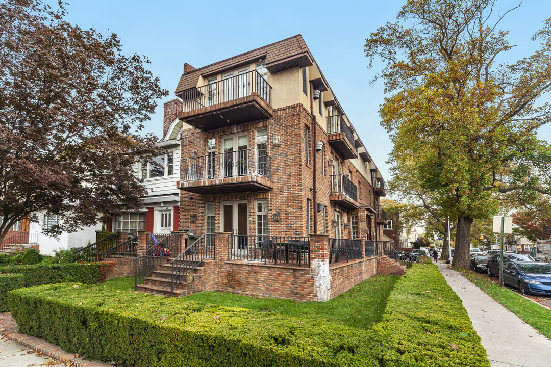 1295 Ocean Pkwy in Brooklyn, NY - Building Photo