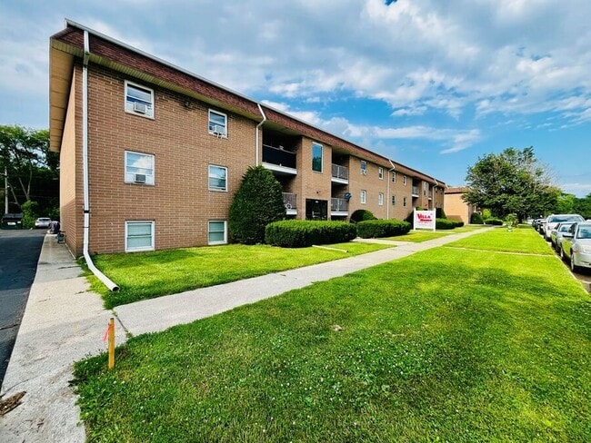 property at 1407 E Chicago St