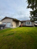 1119 Kodiak St in Fairbanks, AK - Building Photo