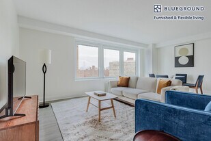 30 Waterside Plaza in New York, NY - Building Photo