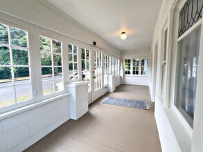 125 NE 84th Ave in Portland, OR - Foto de edificio - Building Photo
