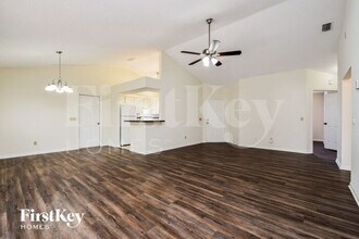 17215 Malaga Rd in Ft. Myers, FL - Foto de edificio - Building Photo