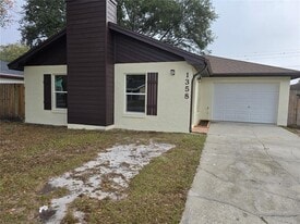 1358-1355 Five Iron Dr in Lakeland, FL - Building Photo