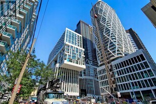 238 Simcoe St in Toronto, ON - Building Photo