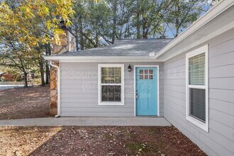 2020 Whitfield St in Smyrna, GA - Building Photo - Building Photo