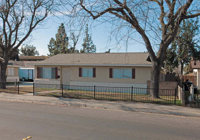 221-223 N Riverside Dr in Modesto, CA - Building Photo - Building Photo