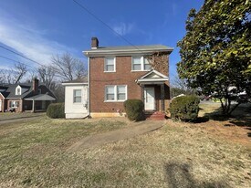 4626 S Amherst Hwy in Madison Heights, VA - Building Photo
