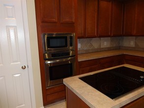 408 Channel View Ct in Desoto, TX - Foto de edificio - Building Photo