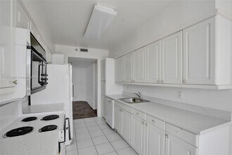 3640 Yacht Club Dr, Unit 1508 in Aventura, FL - Foto de edificio - Building Photo