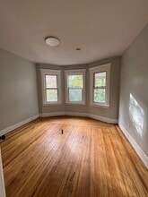 63 Sheffield Ave, Unit 2 in New Haven, CT - Building Photo - Building Photo