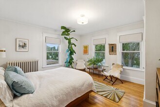 38 Ocean House Rd in Cape Elizabeth, ME - Foto de edificio - Building Photo