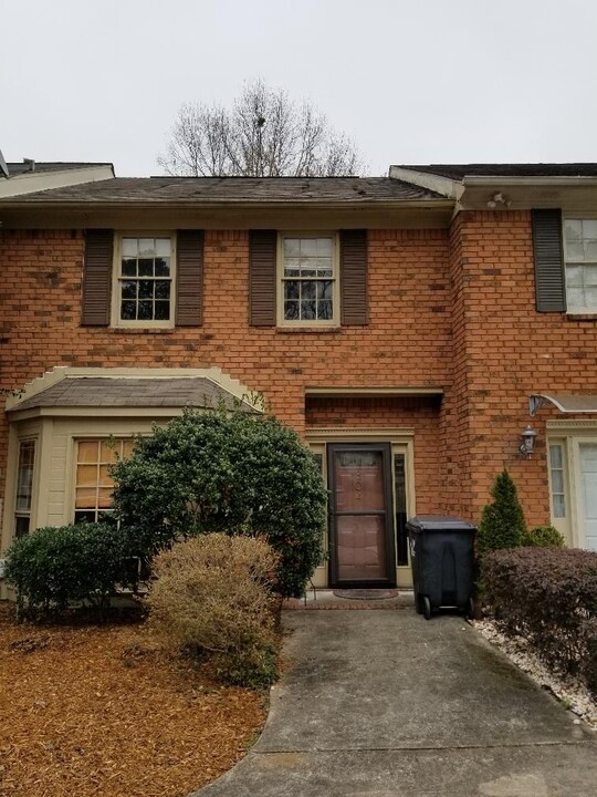 804 Old Rocky Ridge Ln in Vestavia Hills, AL - Foto de edificio