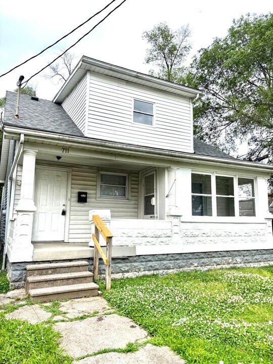 711 Heywood Ave in Louisville, KY - Building Photo