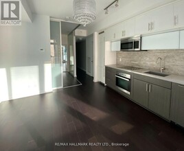 8-1208 Mercer St in Toronto, ON - Building Photo - Building Photo