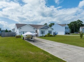 402 Saxby Wy in Holly Ridge, NC - Building Photo - Building Photo