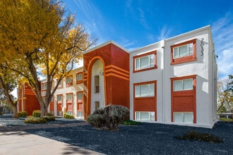 Artista in Santa Fe, NM - Foto de edificio - Building Photo