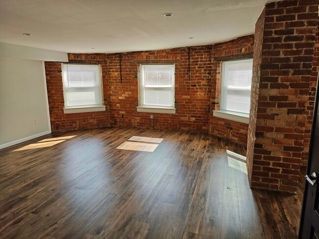 836 York St, Unit 3rd Fl in Cincinnati, OH - Building Photo - Building Photo