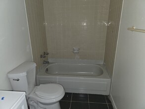 2512 N Carroll St, Unit A in North Las Vegas, NV - Building Photo - Building Photo