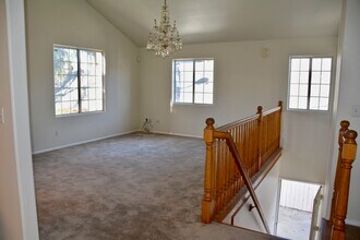 548 N Windsor Blvd, Unit 548 in Los Angeles, CA - Foto de edificio - Building Photo