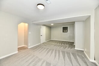 5831 Suburban Dr, Unit Home For Rent in Indianapolis, IN - Foto de edificio - Building Photo