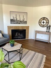 1050 Meadowlark Ct SE in Rio Rancho, NM - Building Photo - Building Photo