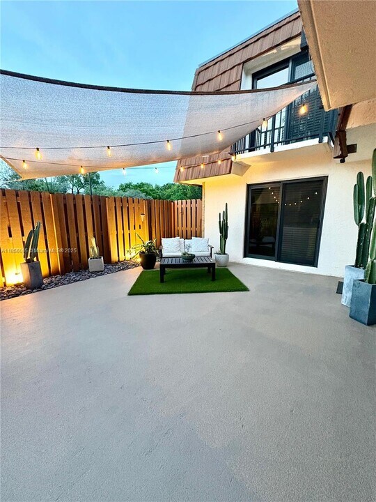 12006 SW 9th Manor in Davie, FL - Building Photo