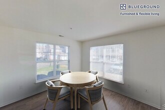 152 Shipyard Dr in Hingham, MA - Foto de edificio - Building Photo