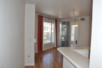7111 S Durango Dr-Unit -1 in Las Vegas, NV - Building Photo - Building Photo