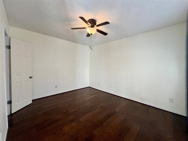 980 Memorial Village Dr