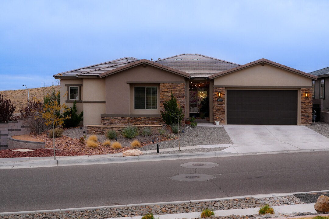 12000 Bear Valley Ln NW in Albuquerque, NM - Building Photo