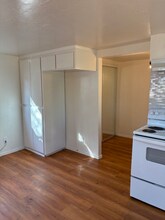 720 Olive Ave in Hanford, CA - Building Photo - Building Photo
