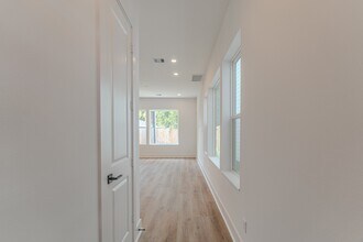 7707 Inwood Grv Ln in Houston, TX - Building Photo - Building Photo