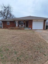 628 E Frolich Dr in Midwest City, OK - Building Photo