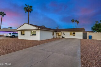 3723 S Kenneth Pl in Tempe, AZ - Building Photo - Building Photo