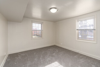 Samester Apartments in Baltimore, MD - Building Photo - Interior Photo