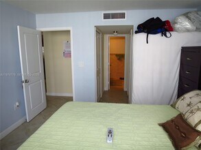 600 NE 36th St, Unit 619 in Miami, FL - Foto de edificio - Building Photo
