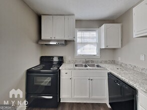 1284 Westmont Rd SW in Atlanta, GA - Foto de edificio - Building Photo