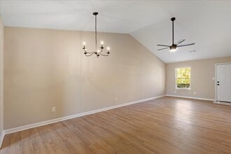 517 Edgecliff Ln in Evans, GA - Building Photo - Building Photo