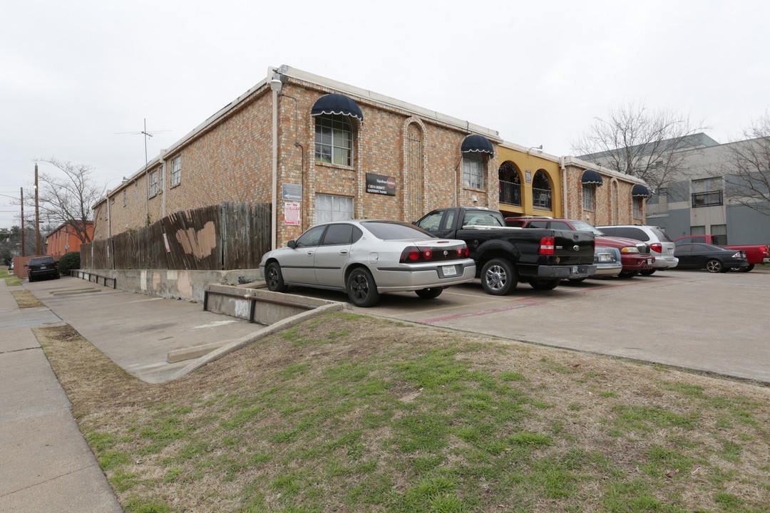 Wyndham Gardens in Dallas, TX - Building Photo