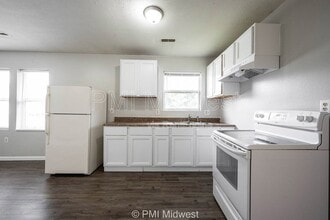 3014 W 10th St in Indianapolis, IN - Foto de edificio - Building Photo