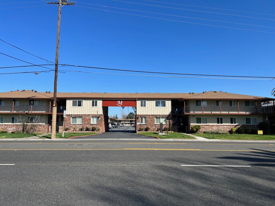Mayberry at Town & Country in Sacramento, CA - Foto de edificio