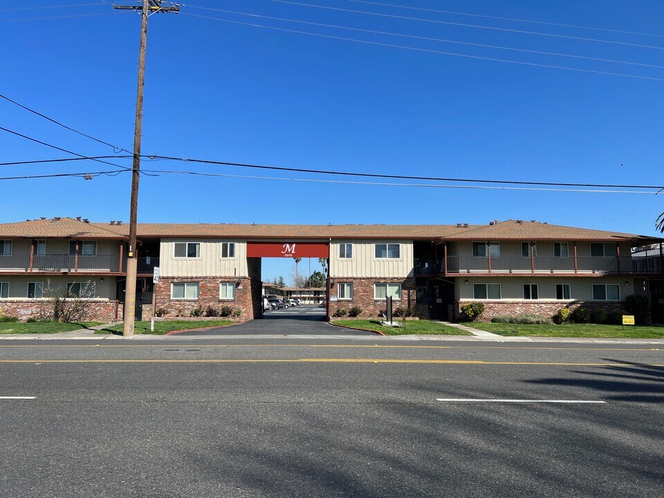 Mayberry at Town & Country in Sacramento, CA - Building Photo