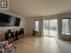 174 Templewood Dr in Kitchener, ON - Building Photo - Building Photo