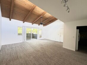 5001 Stoney Creek Rd, Unit 453 in Culver City, CA - Building Photo - Building Photo