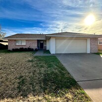 5411 9th St in Lubbock, TX - Building Photo
