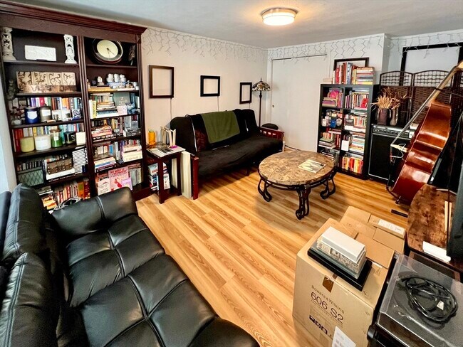 10 5th St, Unit #1 in Cambridge, MA - Building Photo - Building Photo