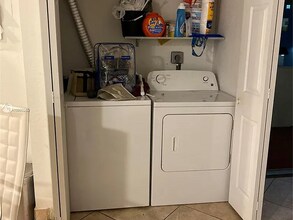 8830 Fontainebleau Blvd in Miami, FL - Building Photo - Building Photo