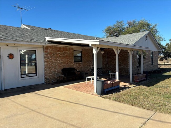 707 Golden Beach Dr in Buchanan Dam, TX - Building Photo - Building Photo