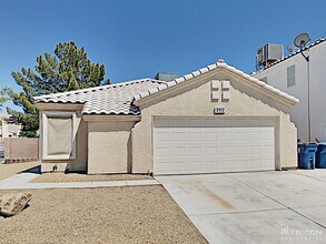 2112 Raspberry Hill Rd in Las Vegas, NV - Building Photo - Building Photo