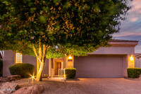 6892 E Nightingale Star Cir in Scottsdale, AZ - Foto de edificio - Building Photo